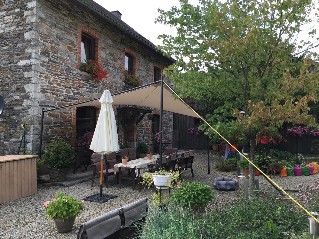 Bed & Breakfast Schlommefurth Bed & Breakfast St. Vith ภายนอก รูปภาพ